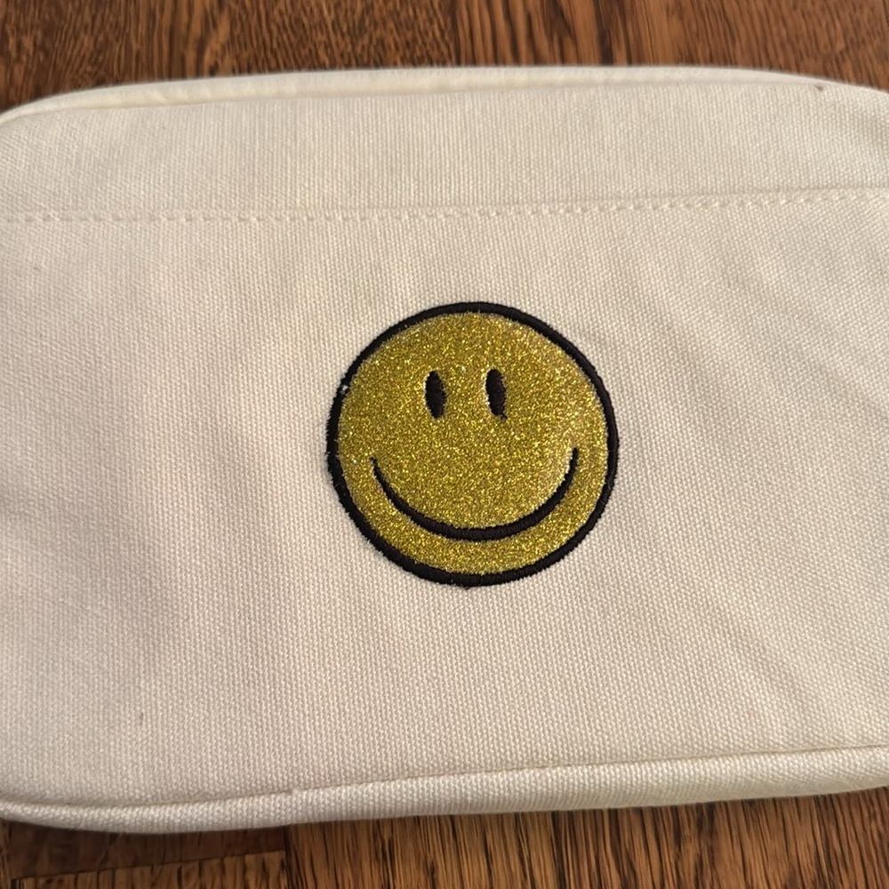 Bag Edge White Canvas Pouch with Pink Smiley Face - Picture 2 of 5